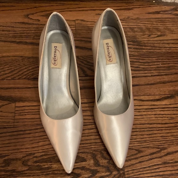 Dyables Gala White Satin Closed Toe Heel - Picture 1 of 9